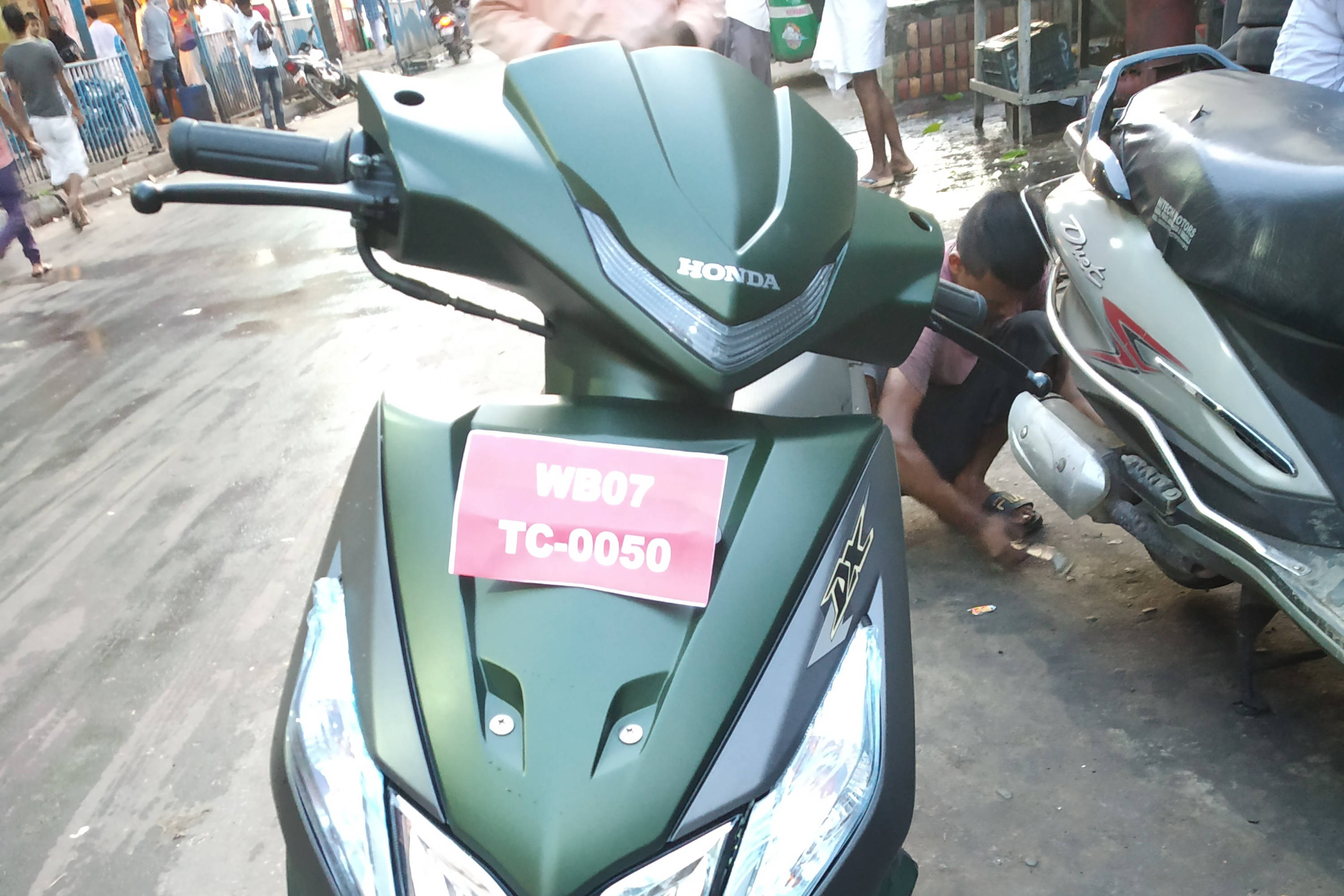 Dio scooty discount 2nd hand price