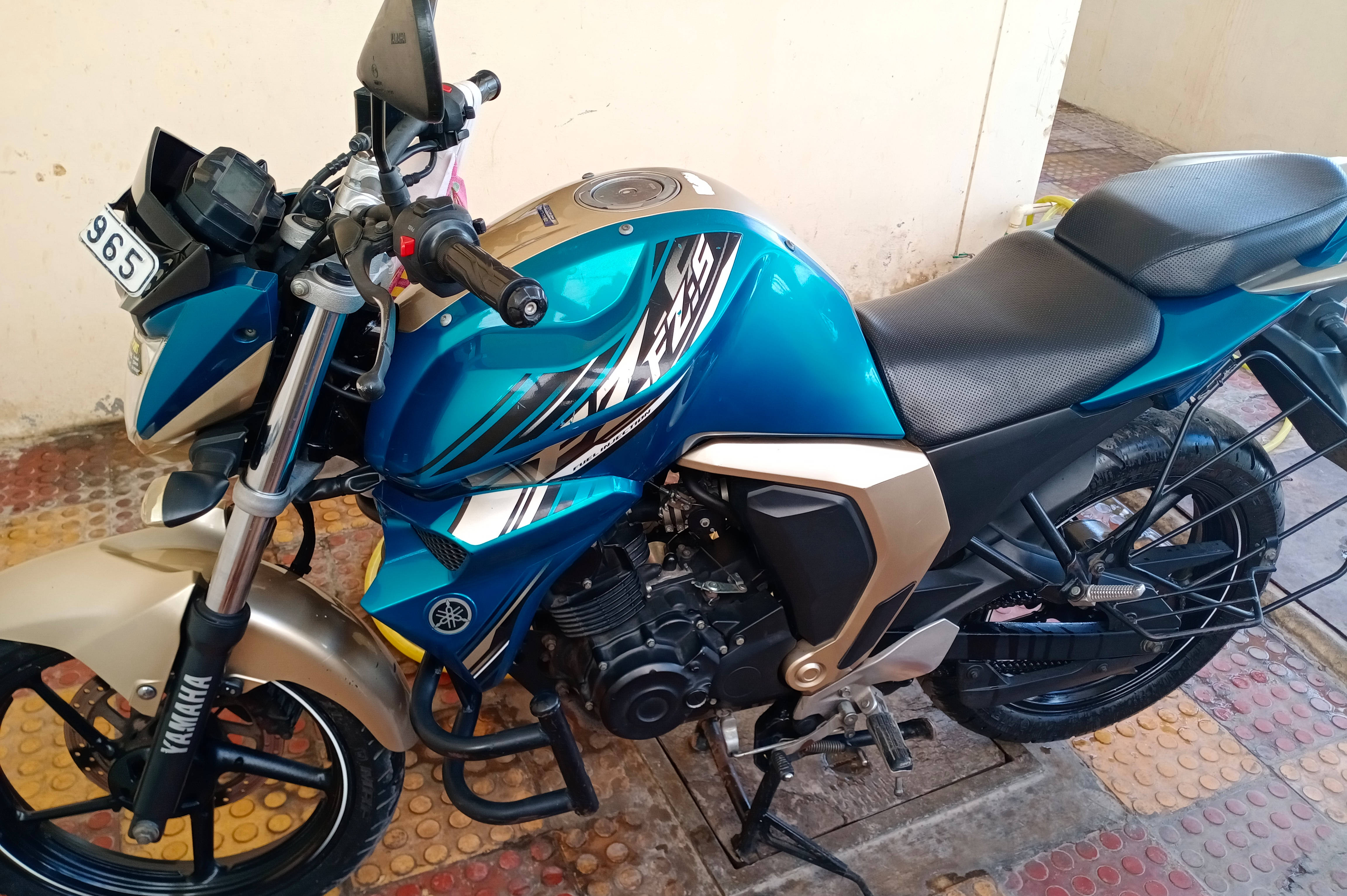 Yamaha fz second hand bike sale