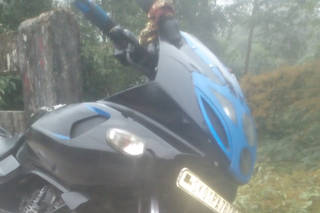 2014 Bajaj Pulsar 220 F STD 2014 Bajaj Pulsar 220 F STD