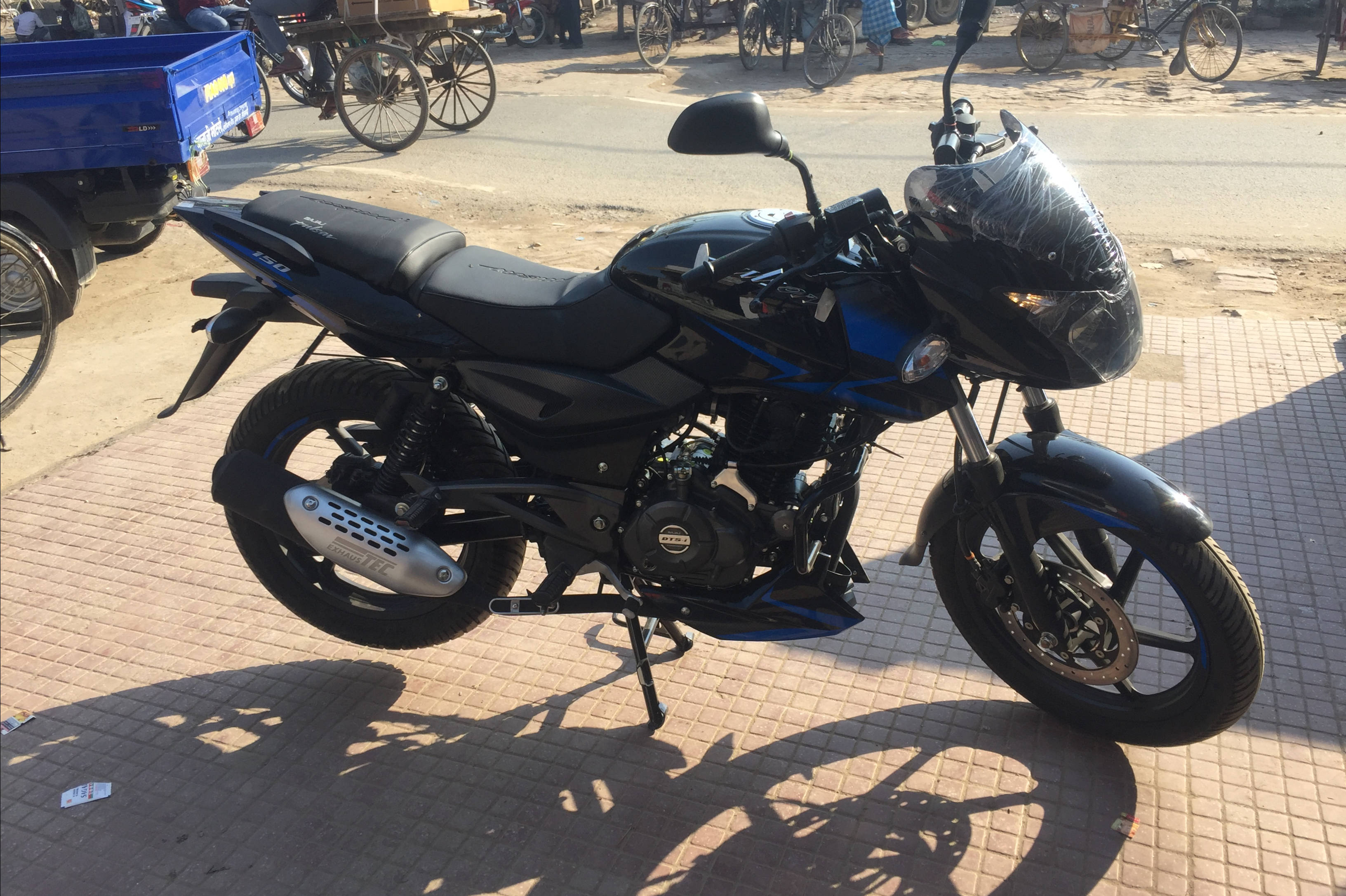 Bajaj Pulsar 150 Twin Disc ABS