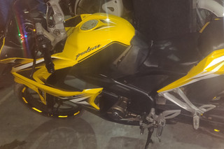 2015 बजाज Pulsar RS200 एबीएस 2015 बजाज Pulsar RS200 एबीएस