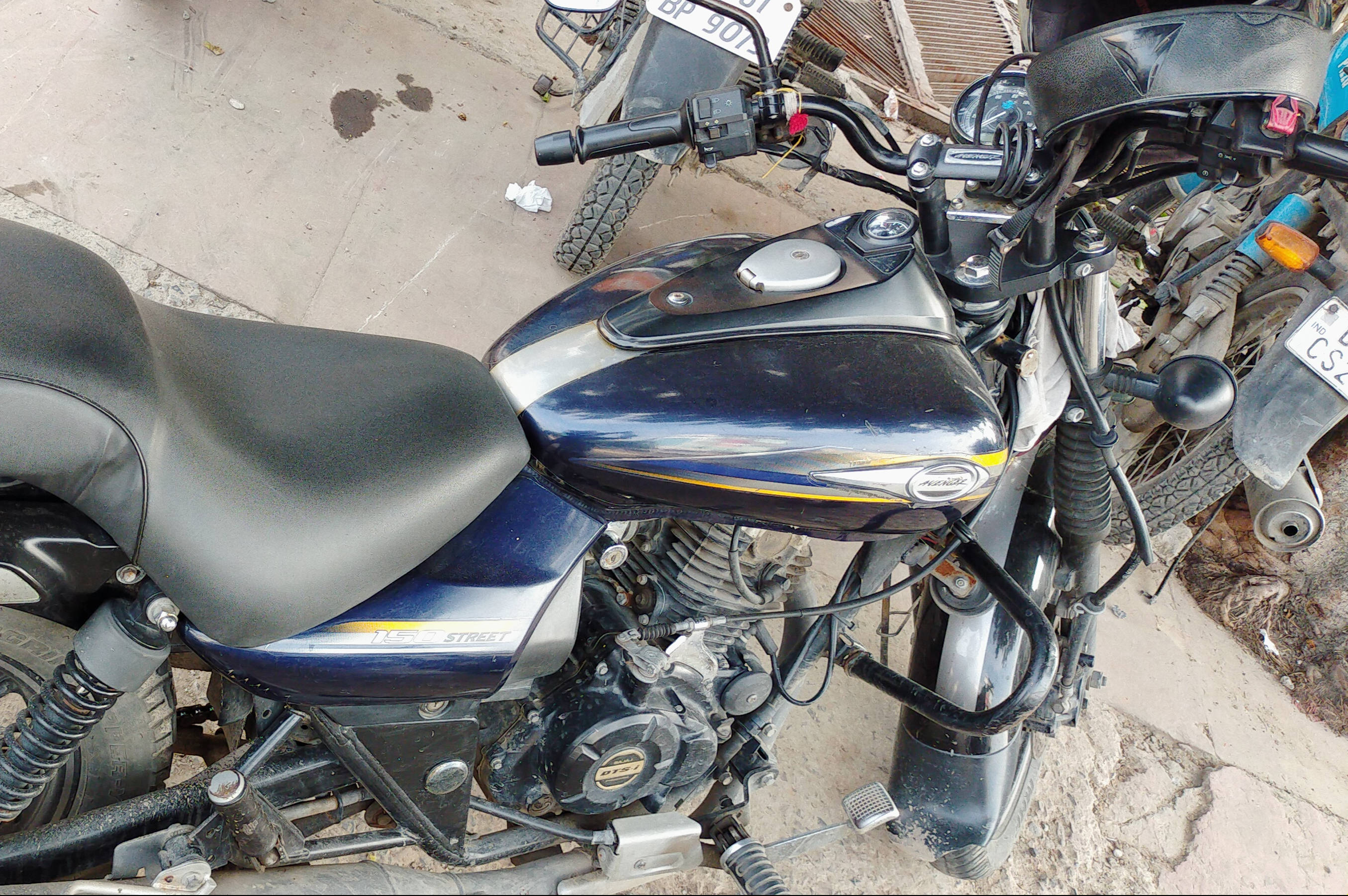 Avenger bike 150cc best sale price