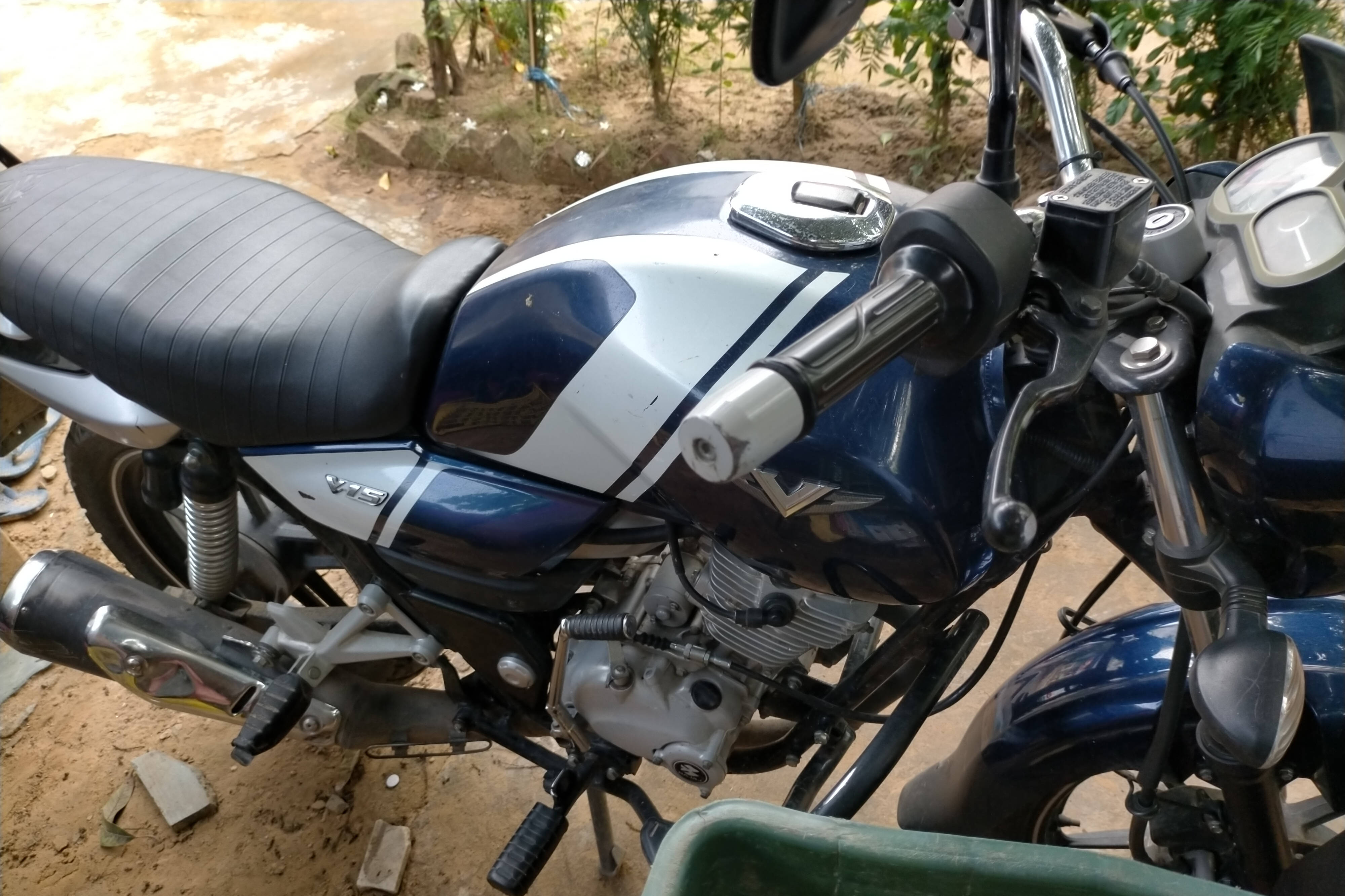 Bajaj second hand bike hot sale