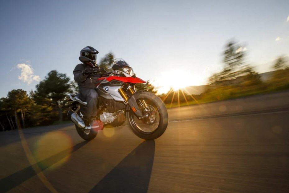 Is BMW G 310 R Overpriced? We Tell You!