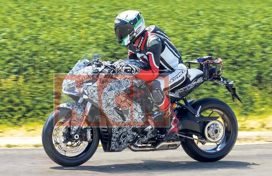 Ducati SuperSport 939 Spotted Testing