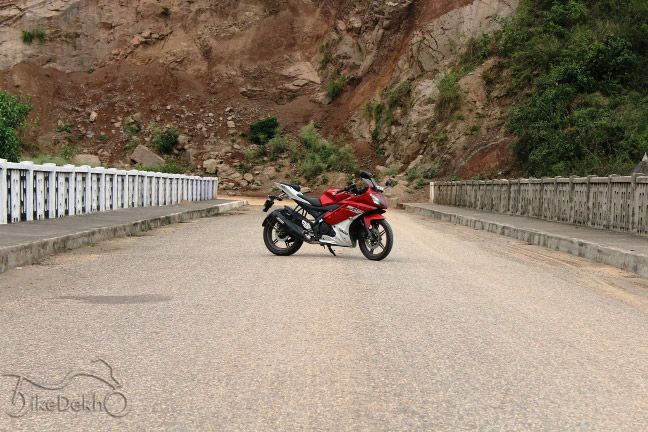 Yamaha R15