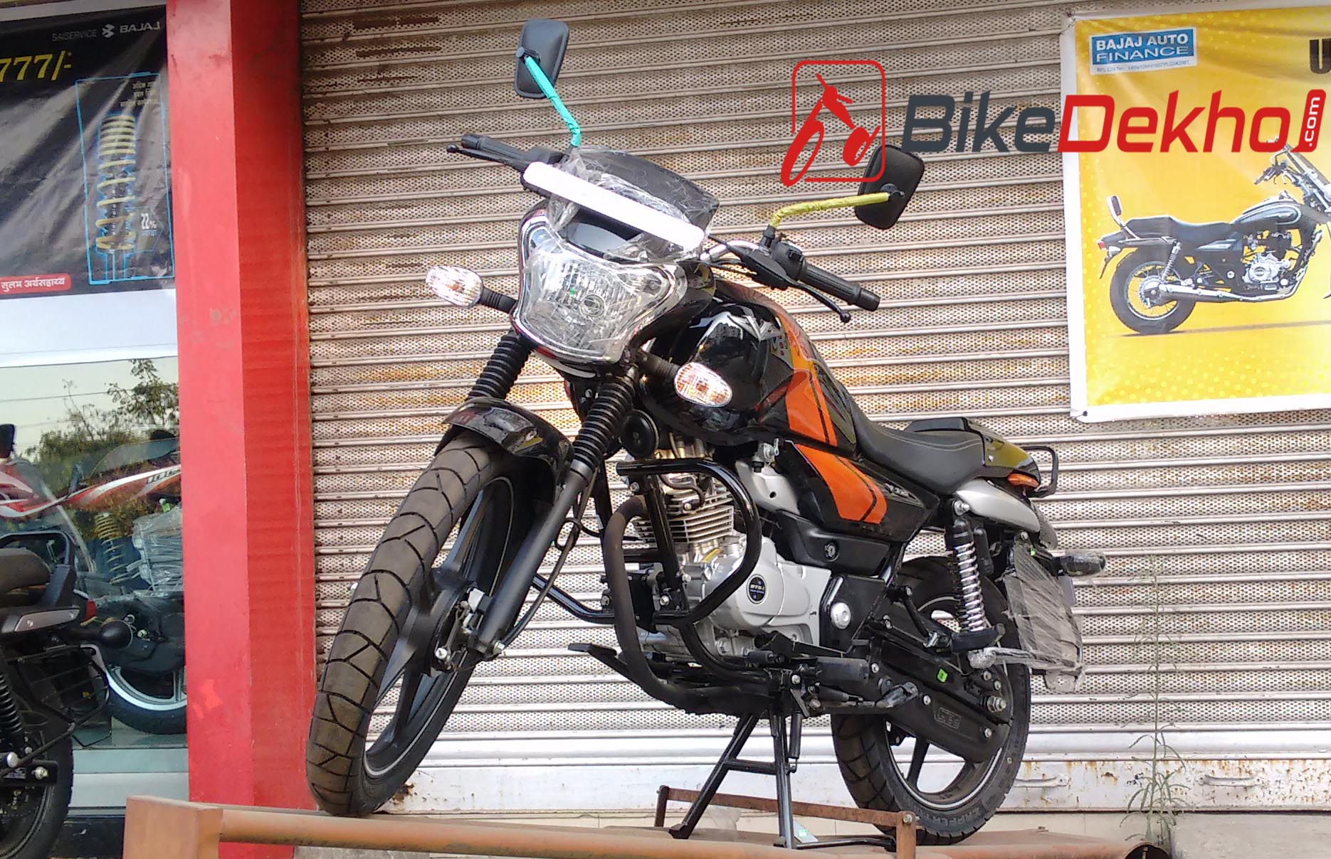 bajaj v12 back tyre price