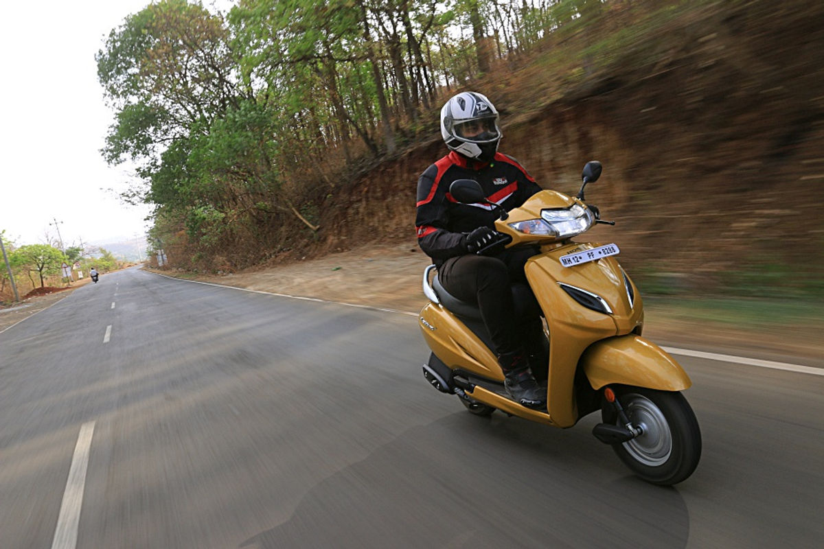 Festive Frenzy: Top 5 Recommended Family Friendly Scooters In India

 Festive Frenzy: Top 5 Recommended Family Friendly Scooters In India