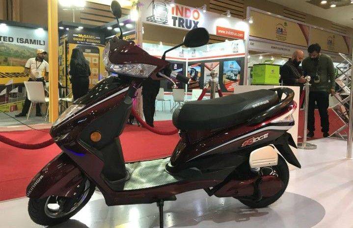 Okinawa OKI 100 Prototype Motorcycle Showcased At Auto Expo 2018