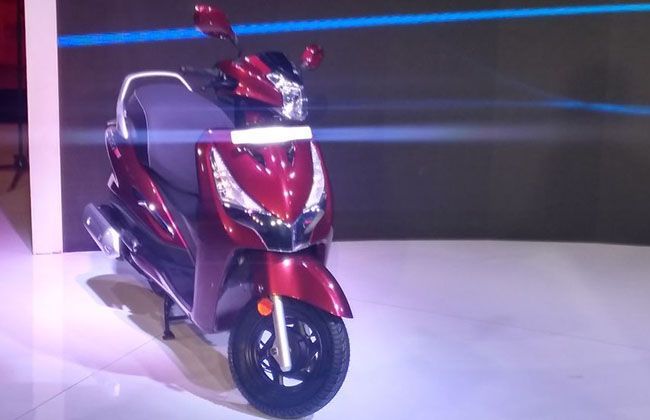 Hero Unveils Duet And Maestro Edge 125cc Scooters At Auto Expo 2018