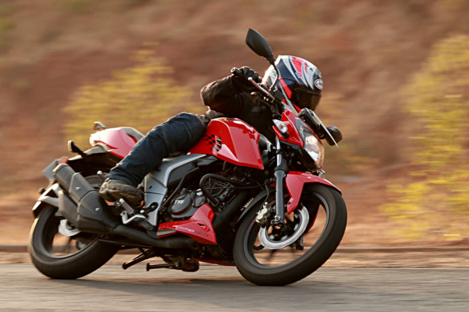 Top 5 Motorcycles Upto 160cc With Impressive Braking Figures