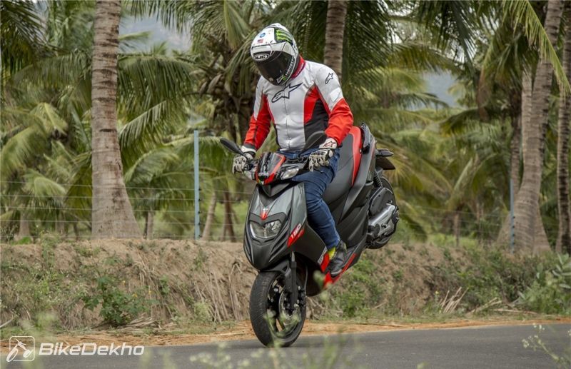Best Scooters of 2016: Aprilia SR150
