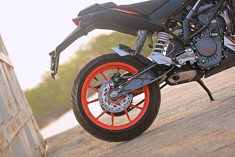 ktm duke 125 back tyre price