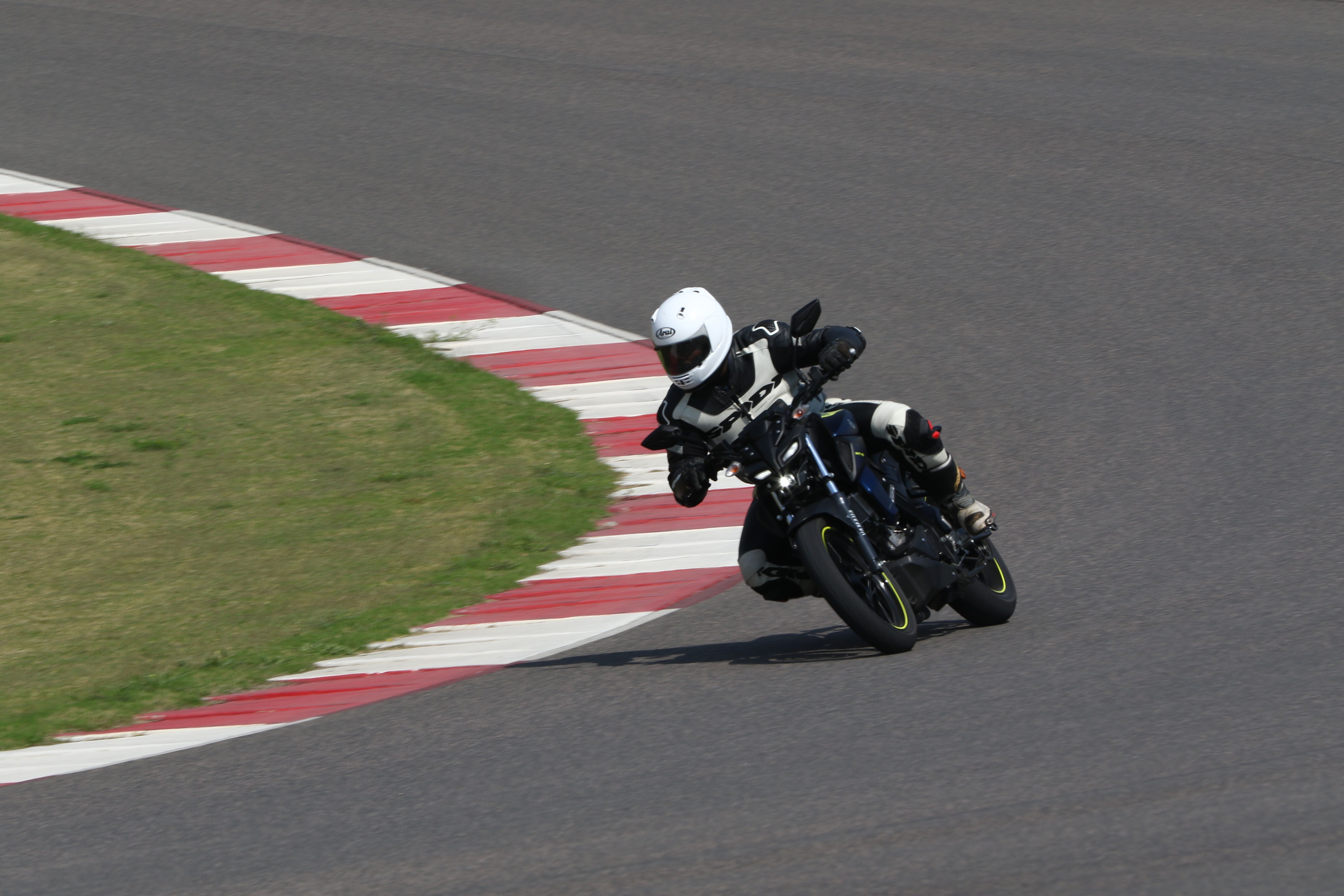 Mt15 Rider Yamaha MT-15: Track Ride Review | BikeDekho