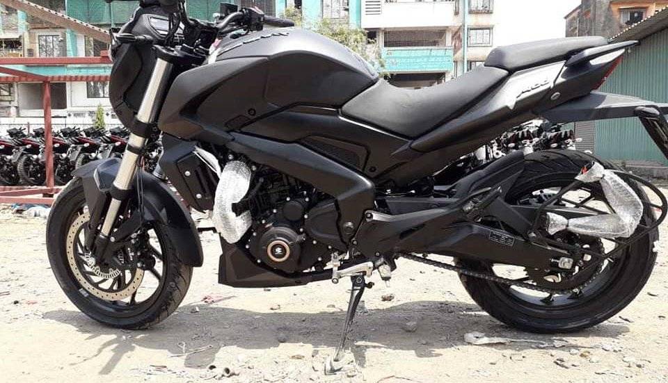 2019 Bajaj Dominar 400 Spotted In Matte Black Colour | BikeDekho