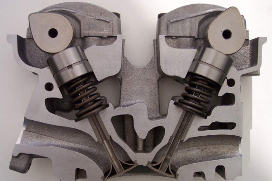 Four Valves Vs Two Valves Differences Explained BikeDekho