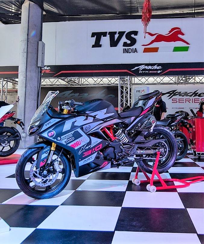 Tvs Apache Rr 310 New Colour Showcased Bikedekho