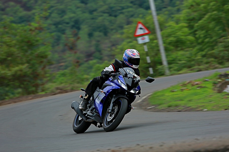 r15 v3 rider seat height