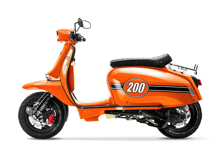Lambretta V200 Bekas  - El Consumo Anunciado Es De 2,9 L/100 Km, Por Lo Que Con Sus 6 Litros De Capacidad De Deposito De Combustible.