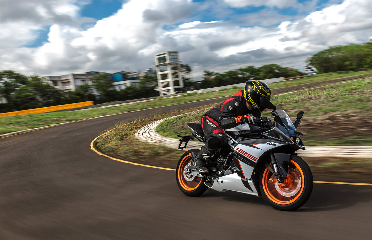 KTM RC 125: Track Ride Review