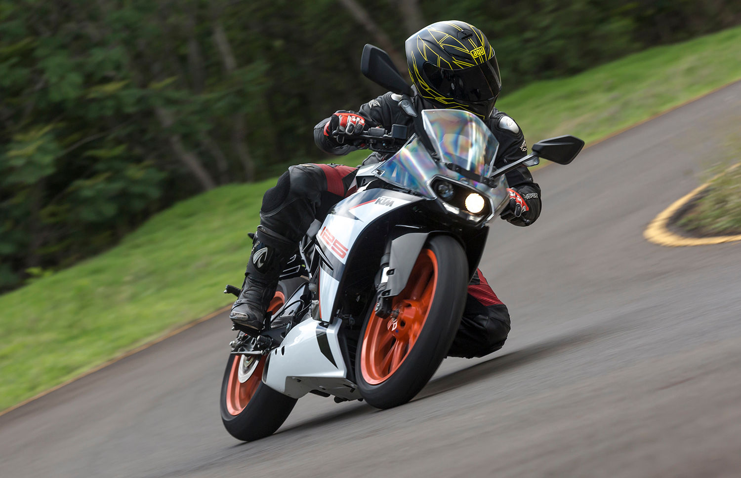 KTM RC 125 review Image gallery