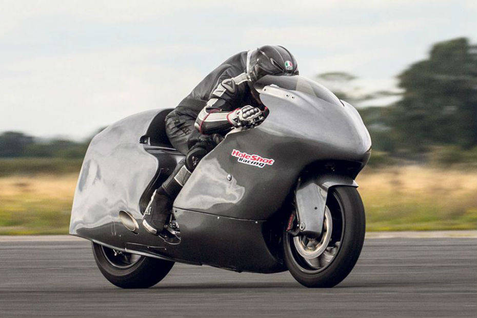 Modified Suzuki Hayabusa Reaches 436kmph! | BikeDekho