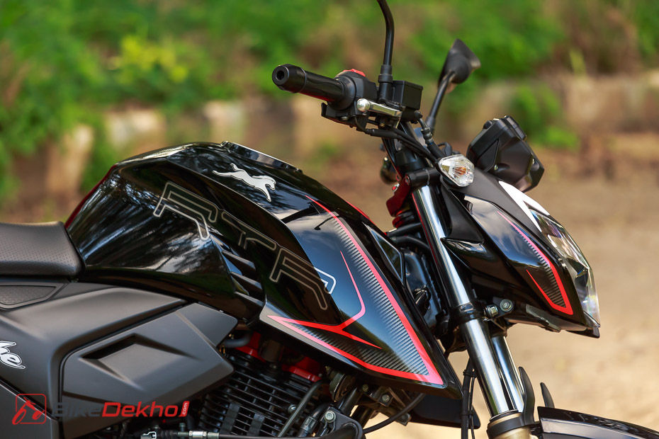 Bs6 Tvs Apache Rtr 0 160 4v Review In Images Bikedekho