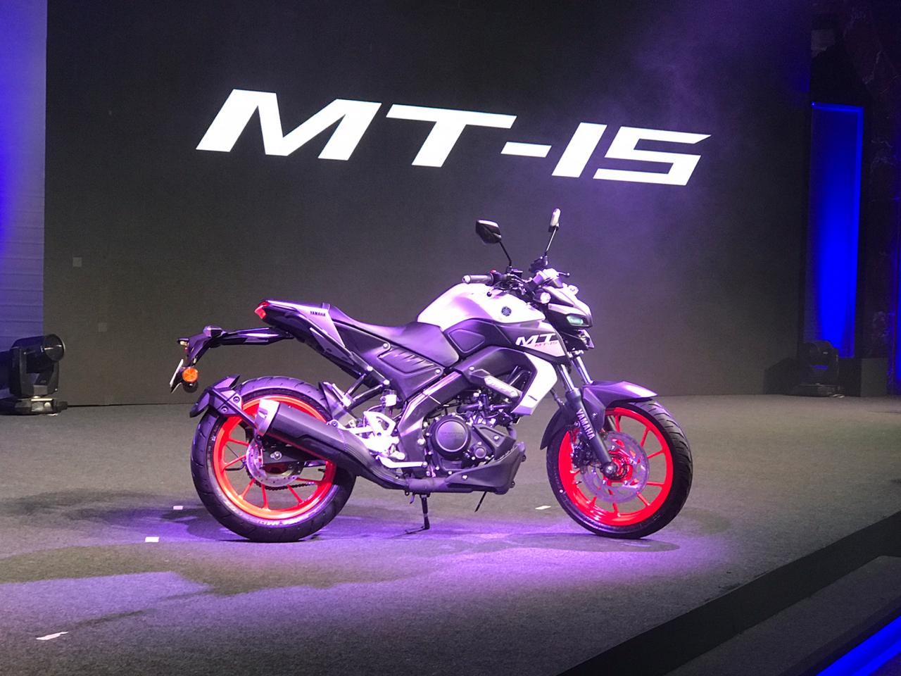 Yamaha MT-15 BS6 India Launch In February 2020 | BikeDekho