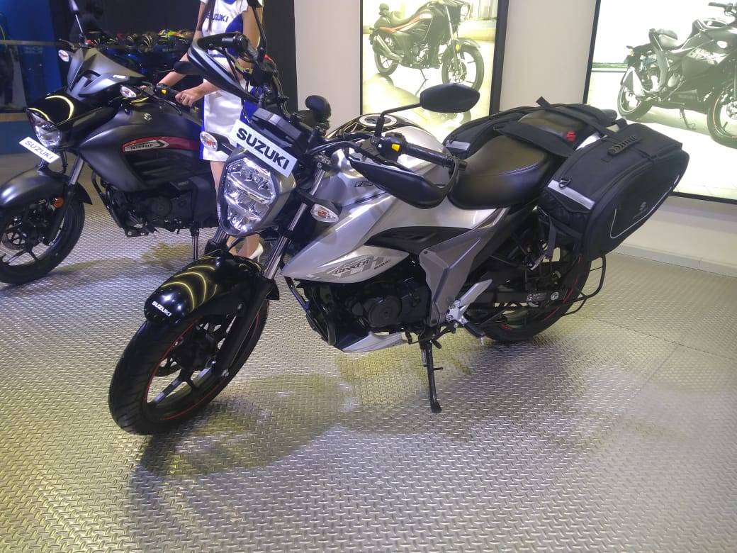 suzuki gixxer main stand price