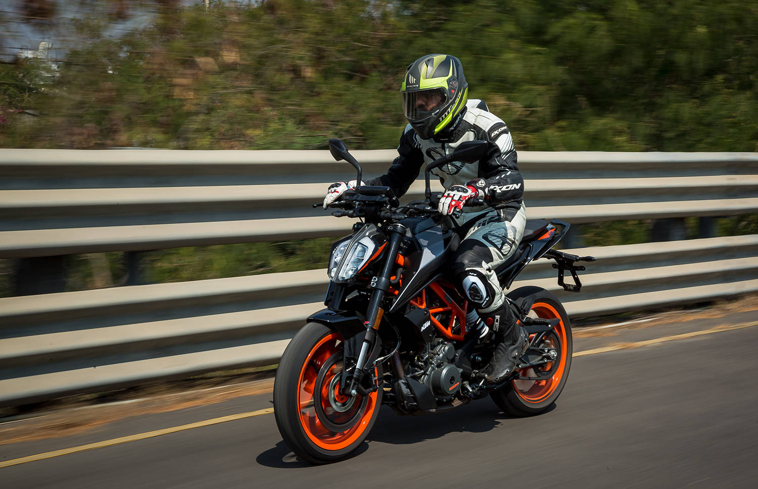 2020 KTM 390 Duke BS6: Review Picture Gallery | BikeDekho