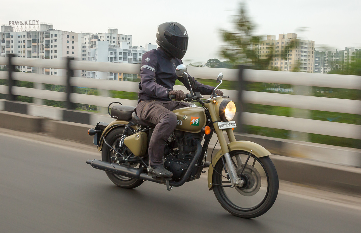 Top 5 Best 300350cc Bikes In India BikeDekho