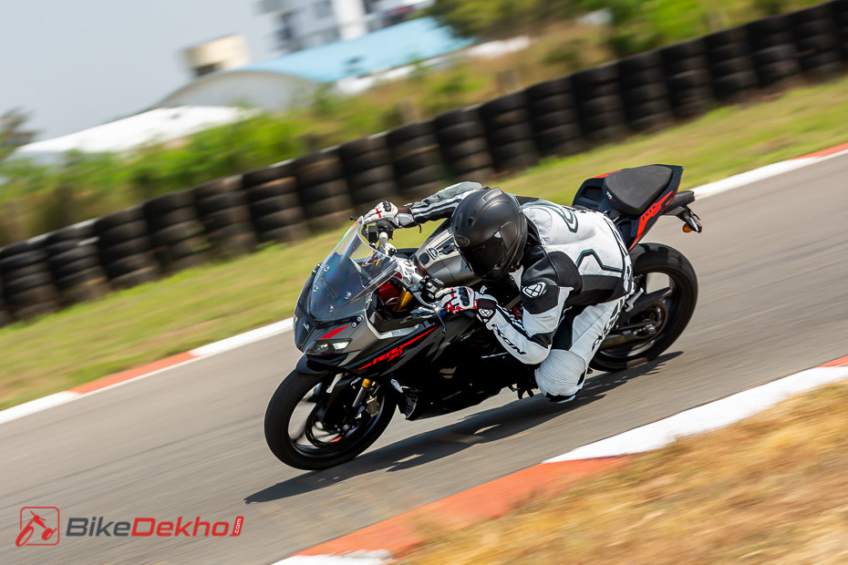 Top 5 Best 300350cc Bikes In India BikeDekho