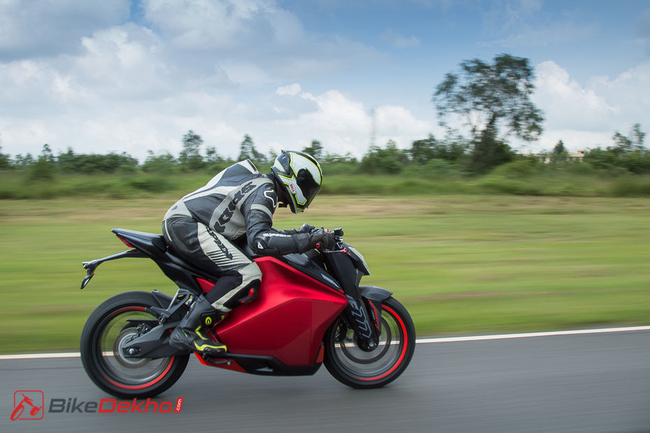 Photo inspiration: Fresh Look at Revolt Rv 400 Vs Ultraviolette F77 Image Gallery