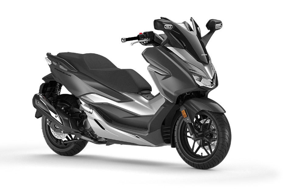 Yamaha XMax 300 Vs Honda Forza 300: Picture Gallery | BikeDekho