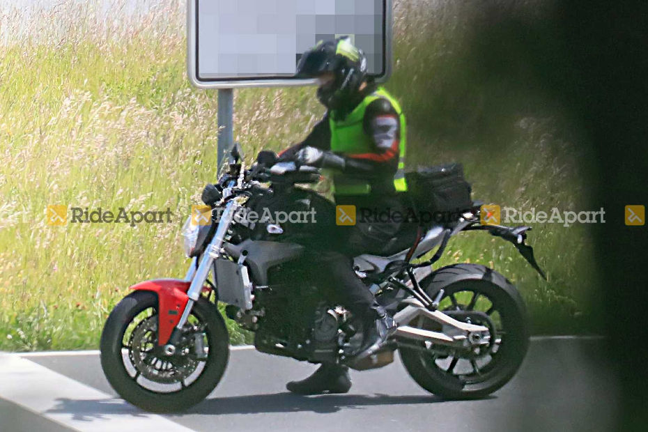 Ducati Monster 821 spy image