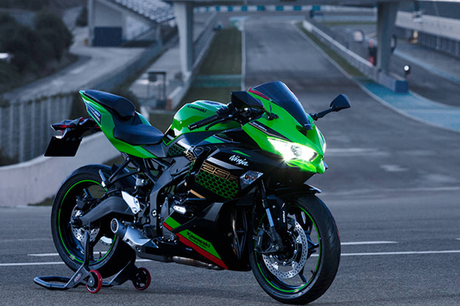 Kawasaki ZX-25R vs Ninja 400: Image Comparison | BikeDekho