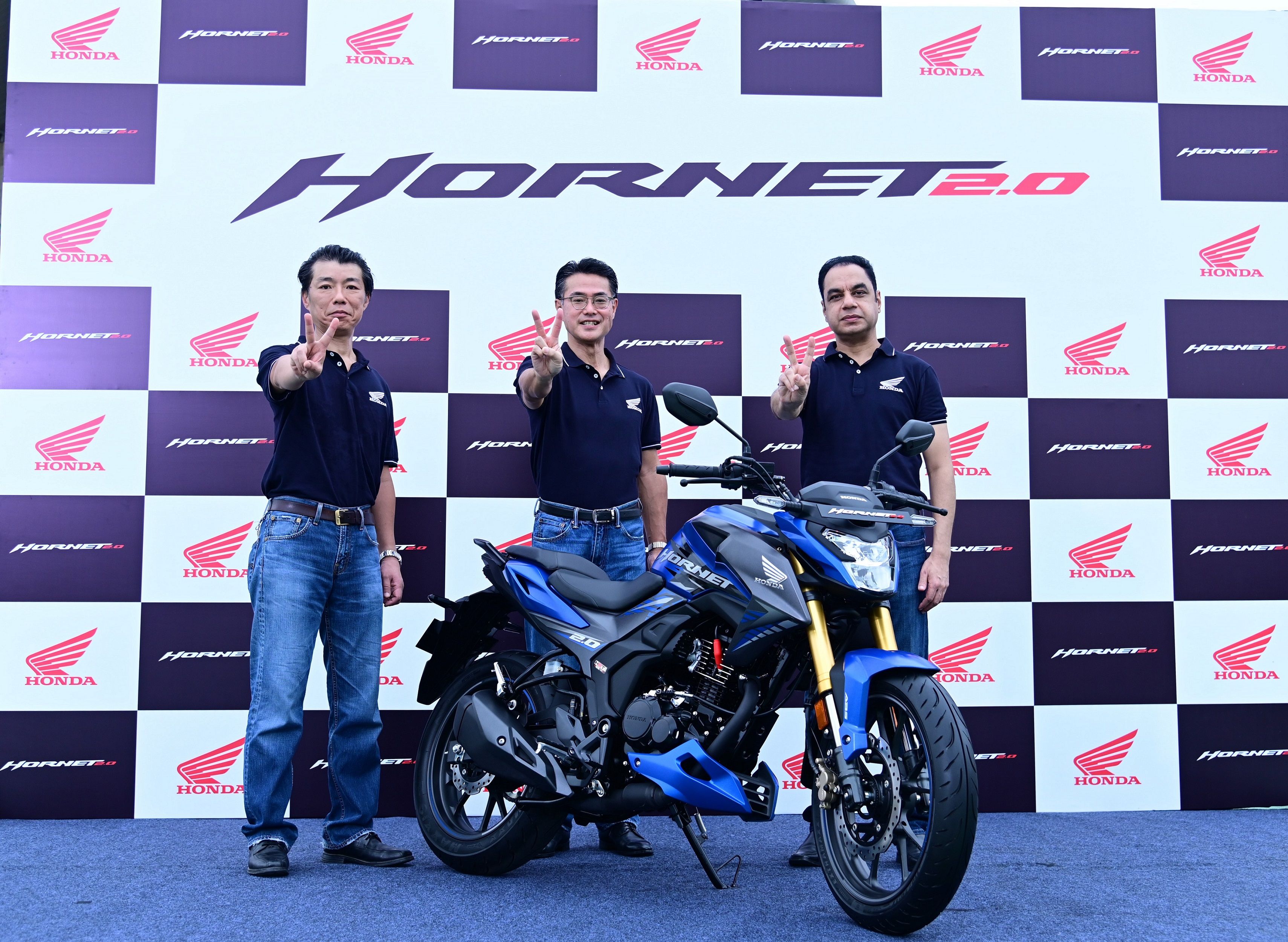 Honda Hornet 2 0 Launched Full Specifications Features Pricing Revealed Bikedekho