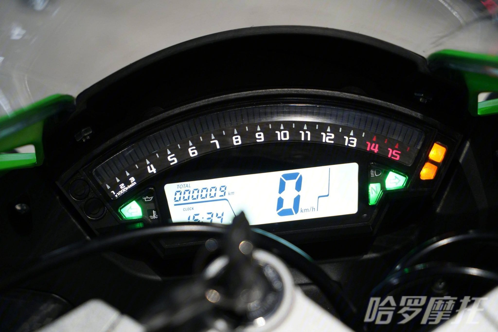 Weird Flex - Is This The Kawasaki ZX-5R? | BikeDekho