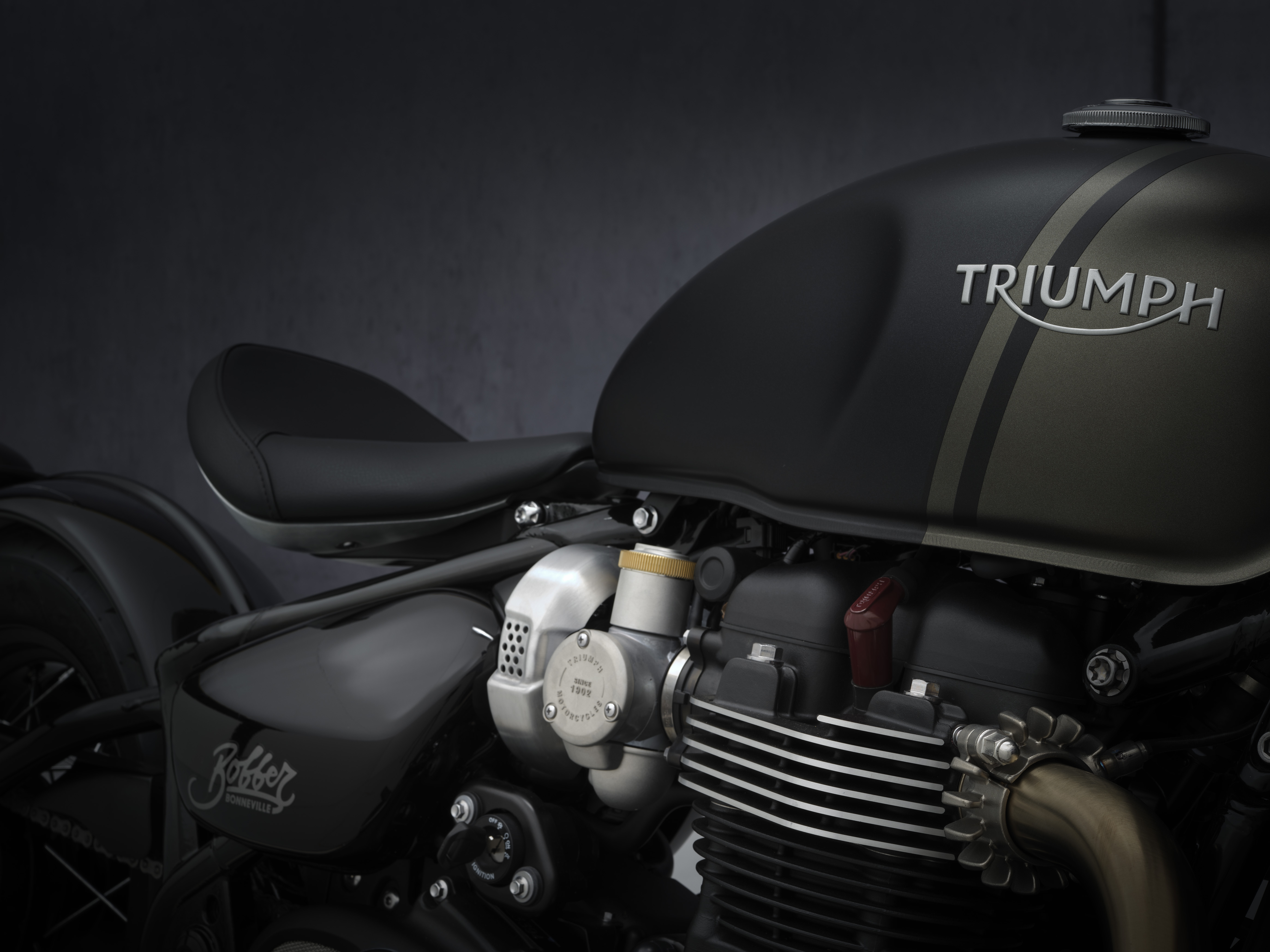 triumph bonneville bobber tail tidy