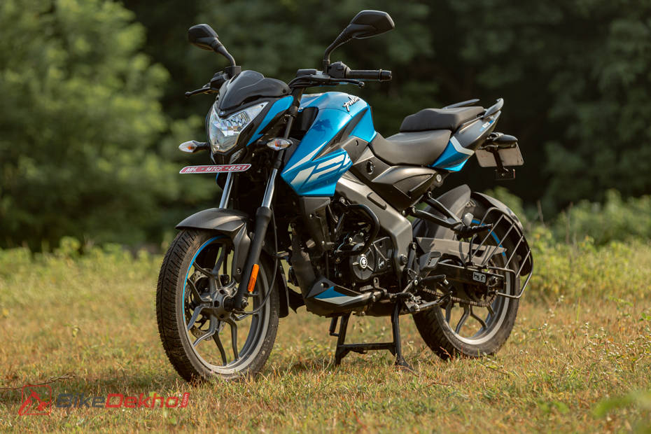 TVS Raider Vs Bajaj Pulsar NS125: Image Comparison | BikeDekho