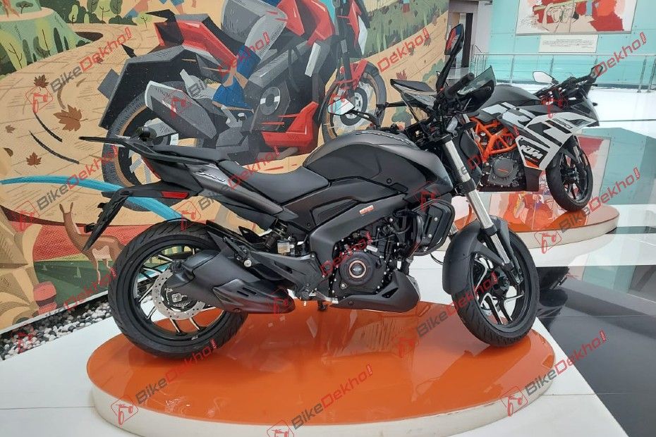 2021 Bajaj Dominar 400 With Touring Kit: Photo Gallery | BikeDekho