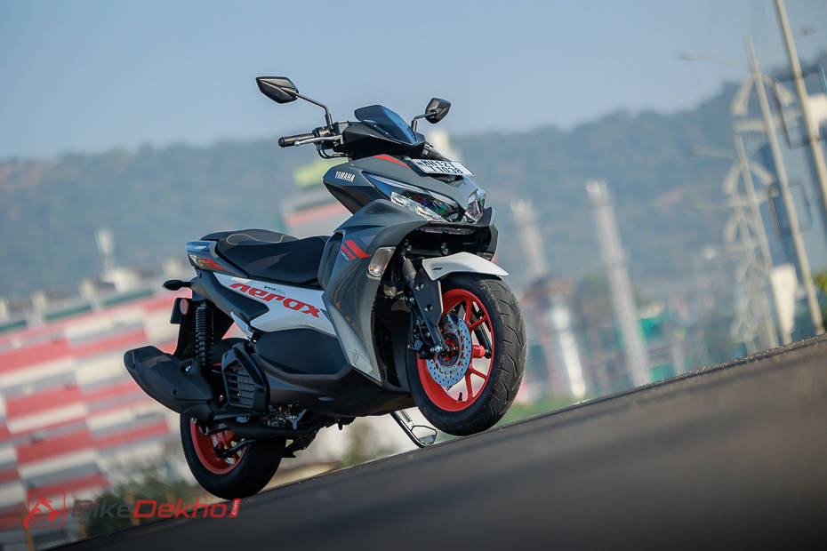 Yamaha Aerox 155 Price - Mileage, Colours, Images | BikeDekho