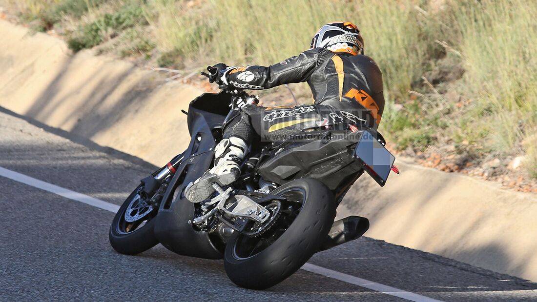 KTM RC 890 Spotted Testing In Europe | BikeDekho