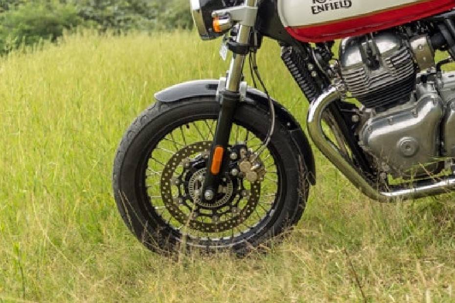 BSA Gold Star Vs Royal Enfield Interceptor 650: Photo Comparison ...