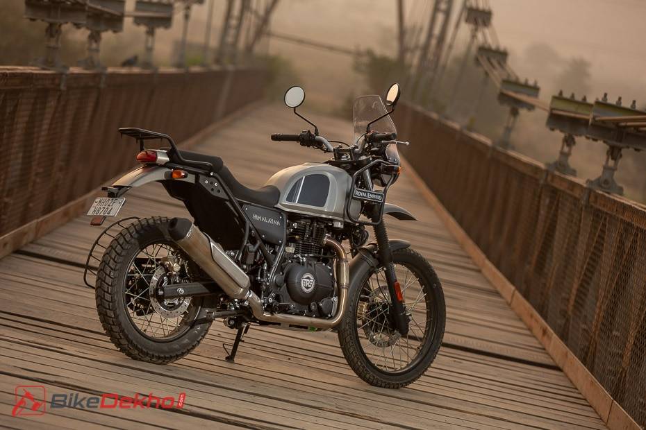 Royal Enfield Scram 411 vs Himalayan: Photo Comparison | BikeDekho