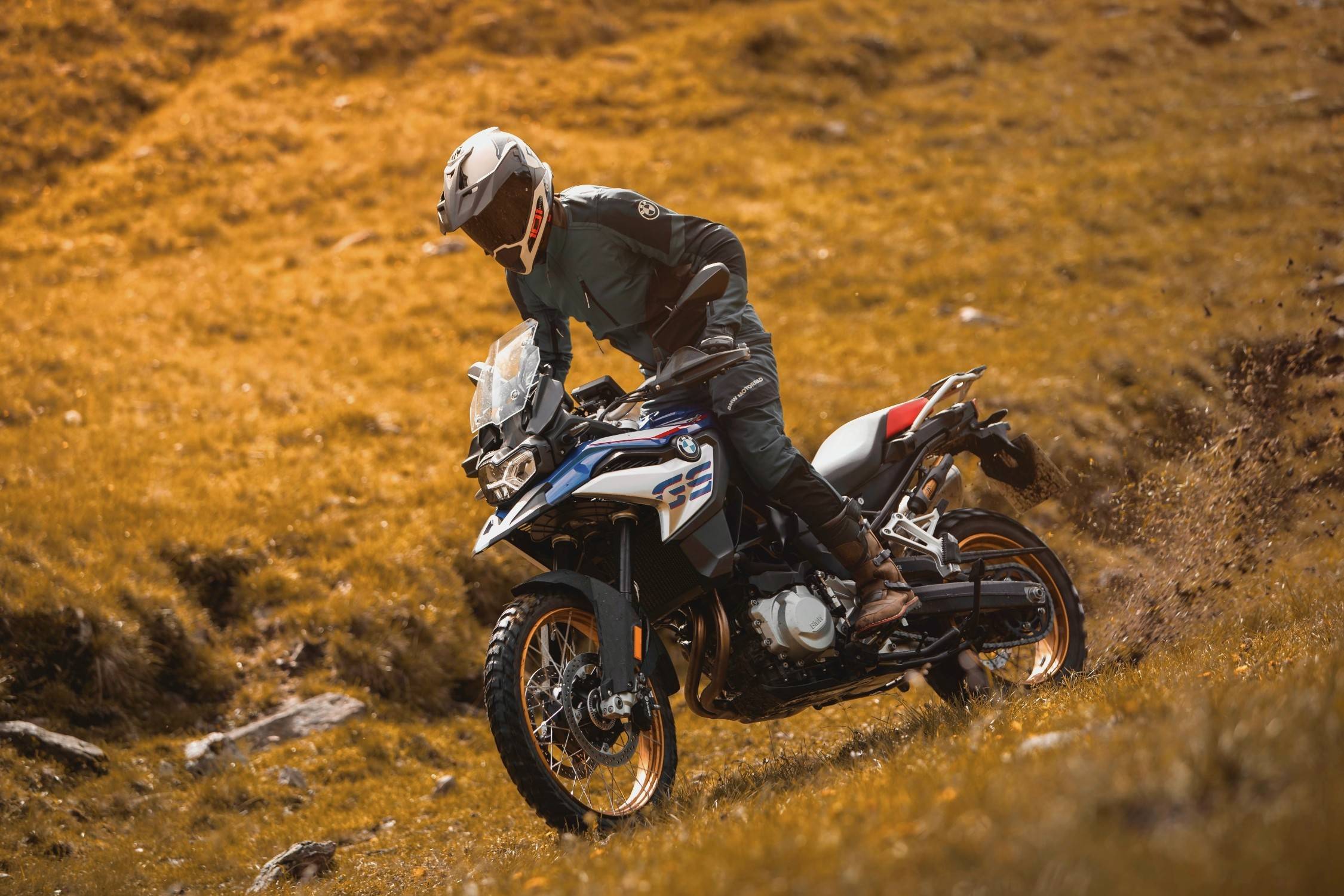 BMW F 850 GS, F850 GS Adventure And F 900 XR Launched In India | BikeDekho