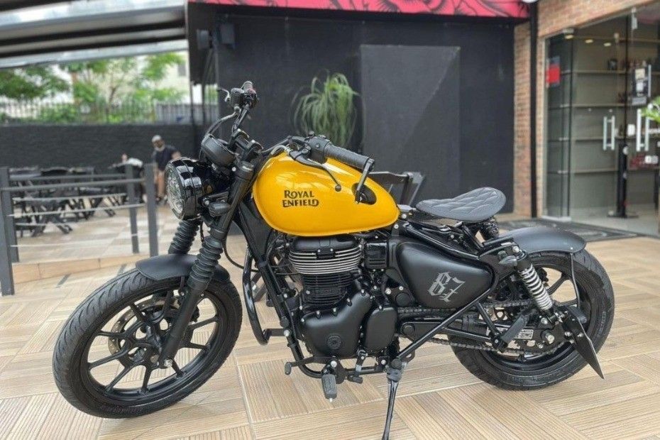 Royal Enfield Meteor 350 Tastefully Modified Into A Bobber
