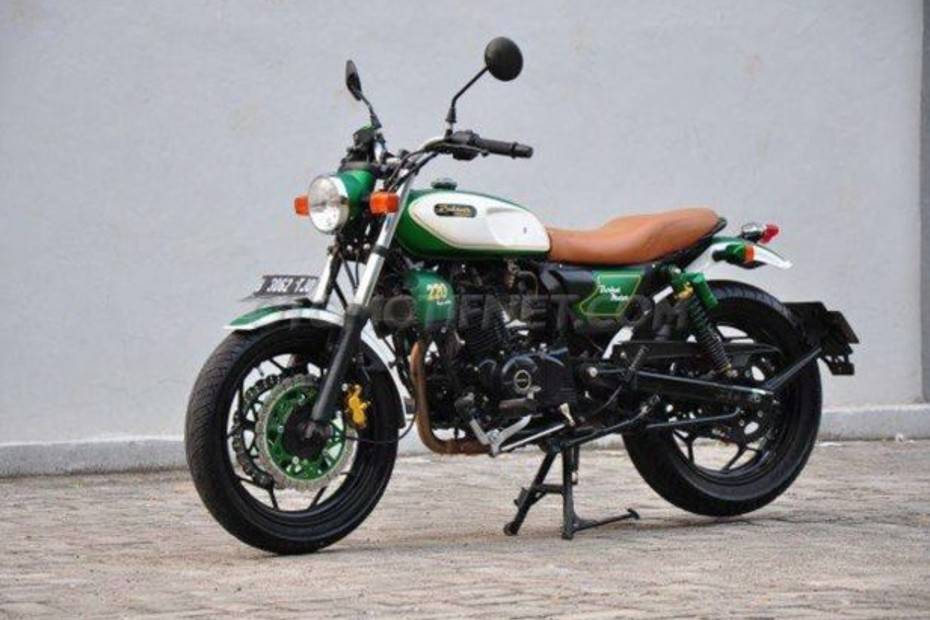 Bajaj retro store bike