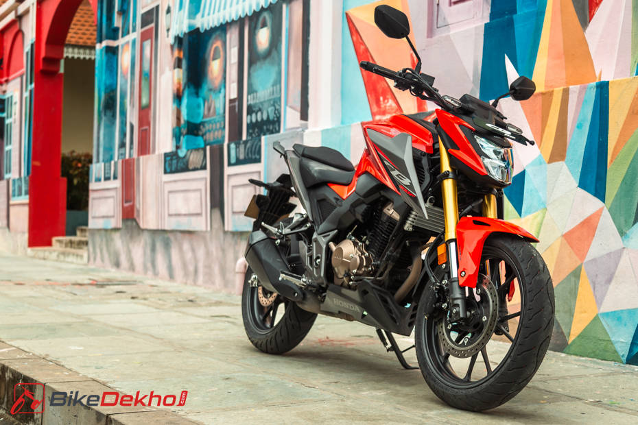 Honda CB300F Review: Likes And Dislikes | BikeDekho