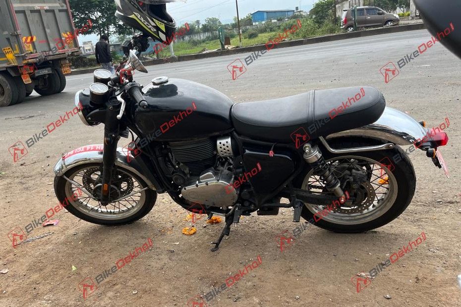 EXCLUSIVE: BSA Gold Star Spied Testing Once Again In India